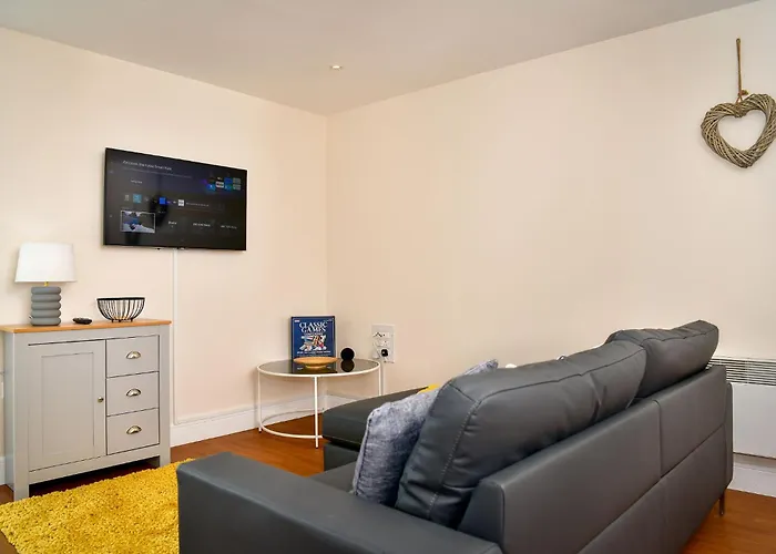 Just Stay Wales - Meridian Bay Beachfront Apartment With Private Secure Parking