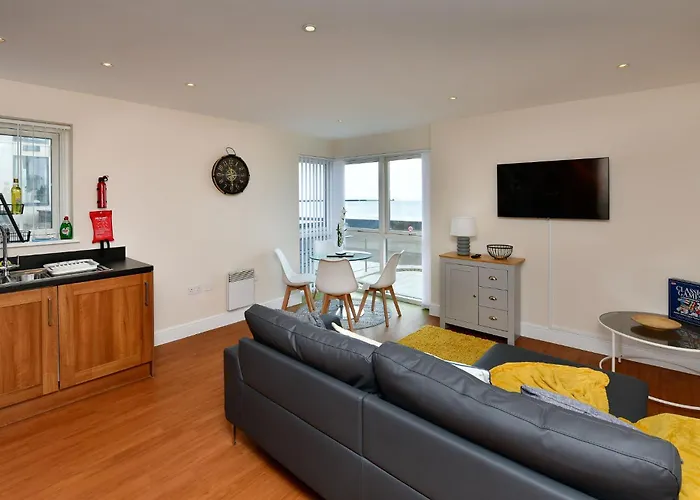 Just Stay Wales - Meridian Bay Beachfront Apartment With Private Secure Parking