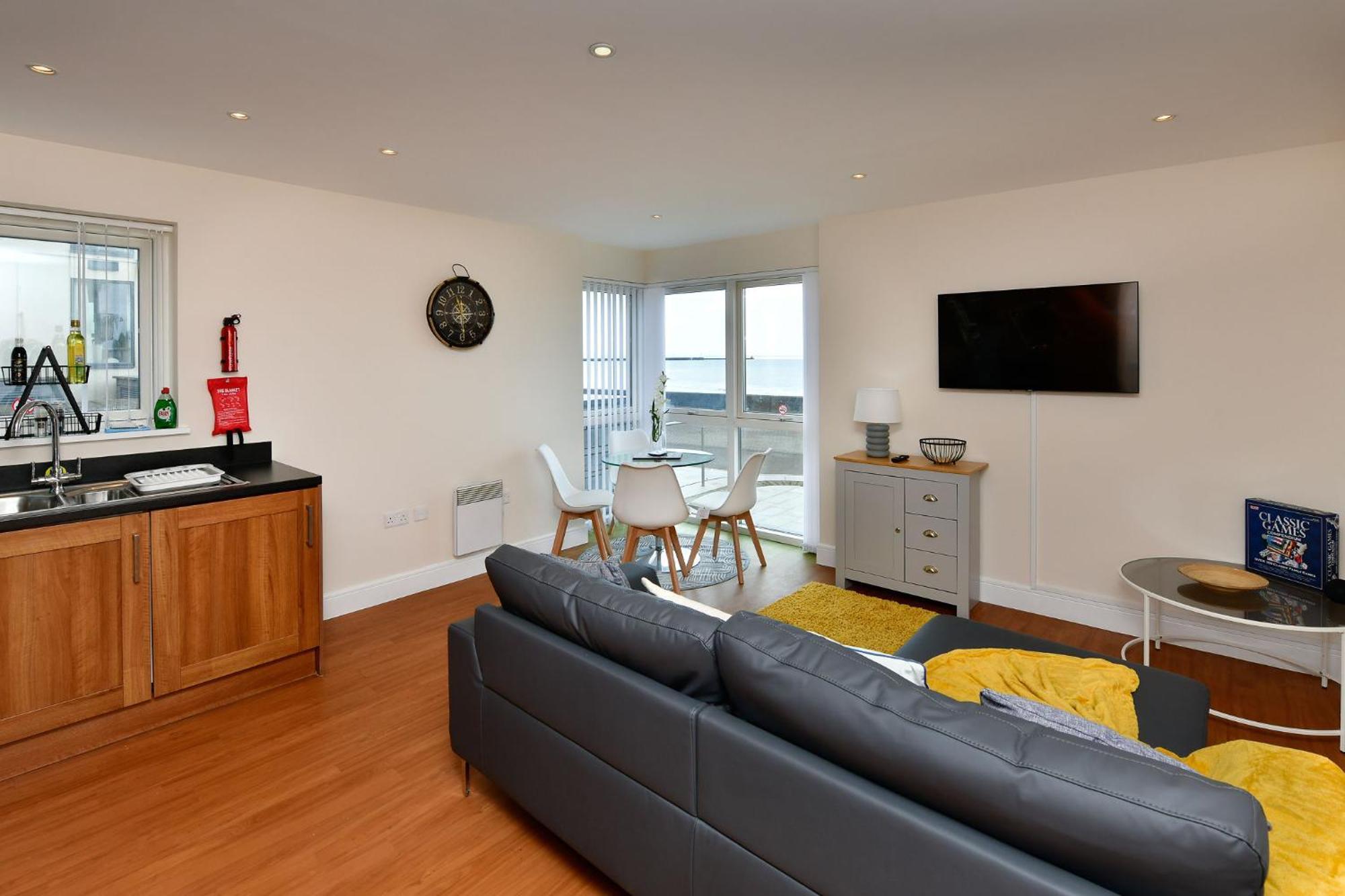 Апартаменты Just Wales - Meridian Bay Beachfront With Private Secure Parking Суонси