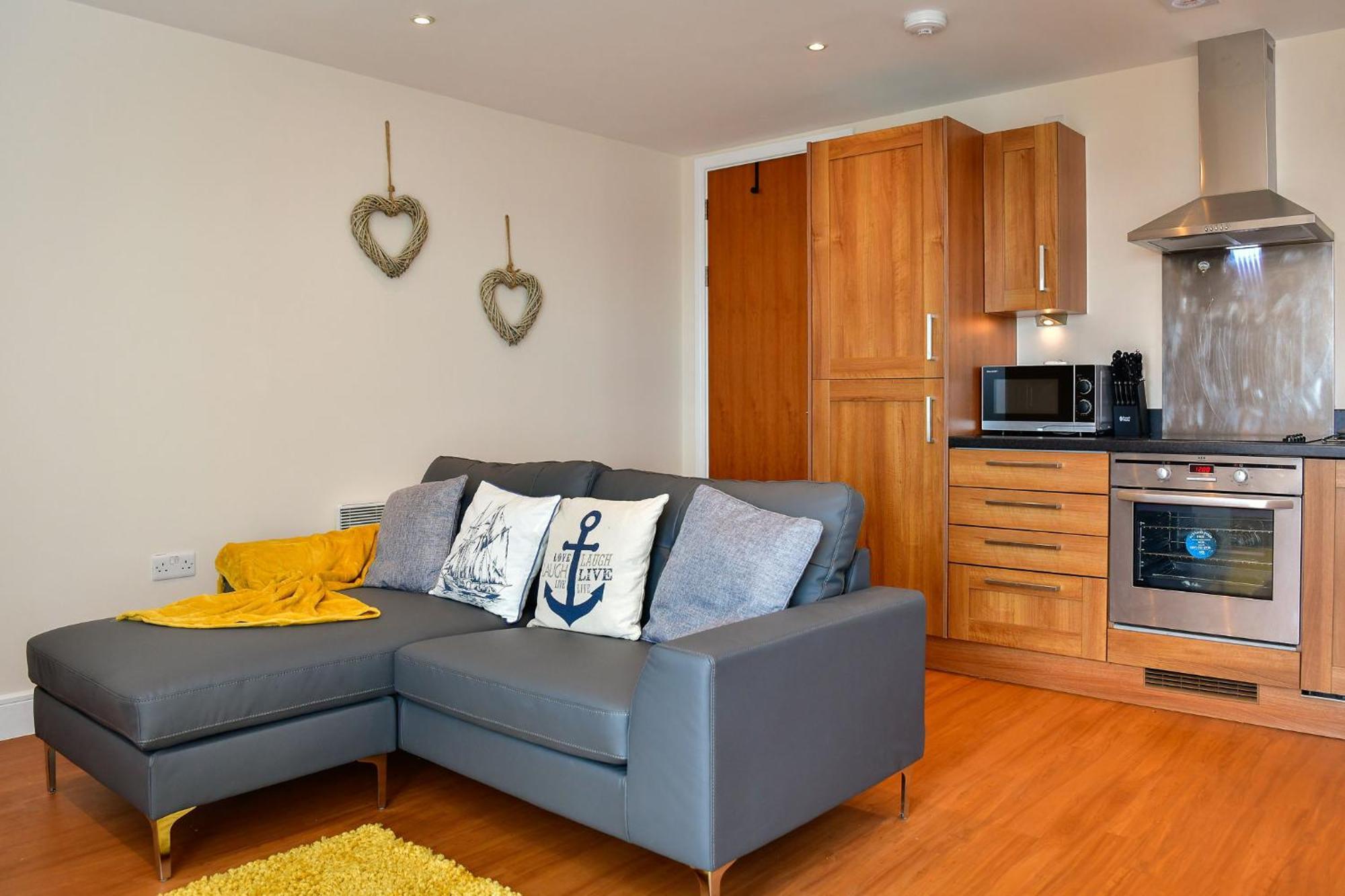 Just Wales - Meridian Bay Beachfront With Private Secure Parking Апартаменты