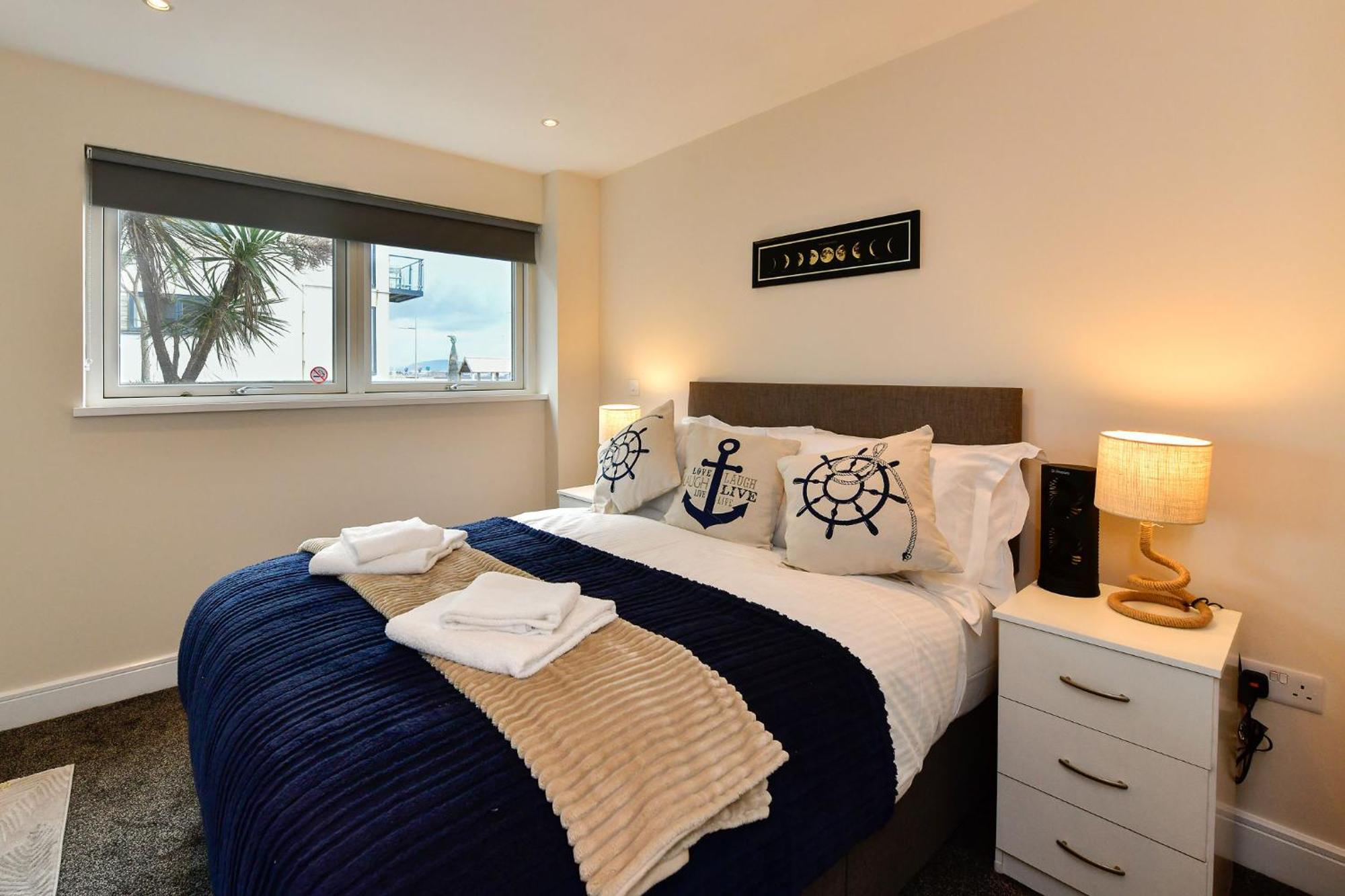 Just Wales - Meridian Bay Beachfront With Private Secure Parking Суонси