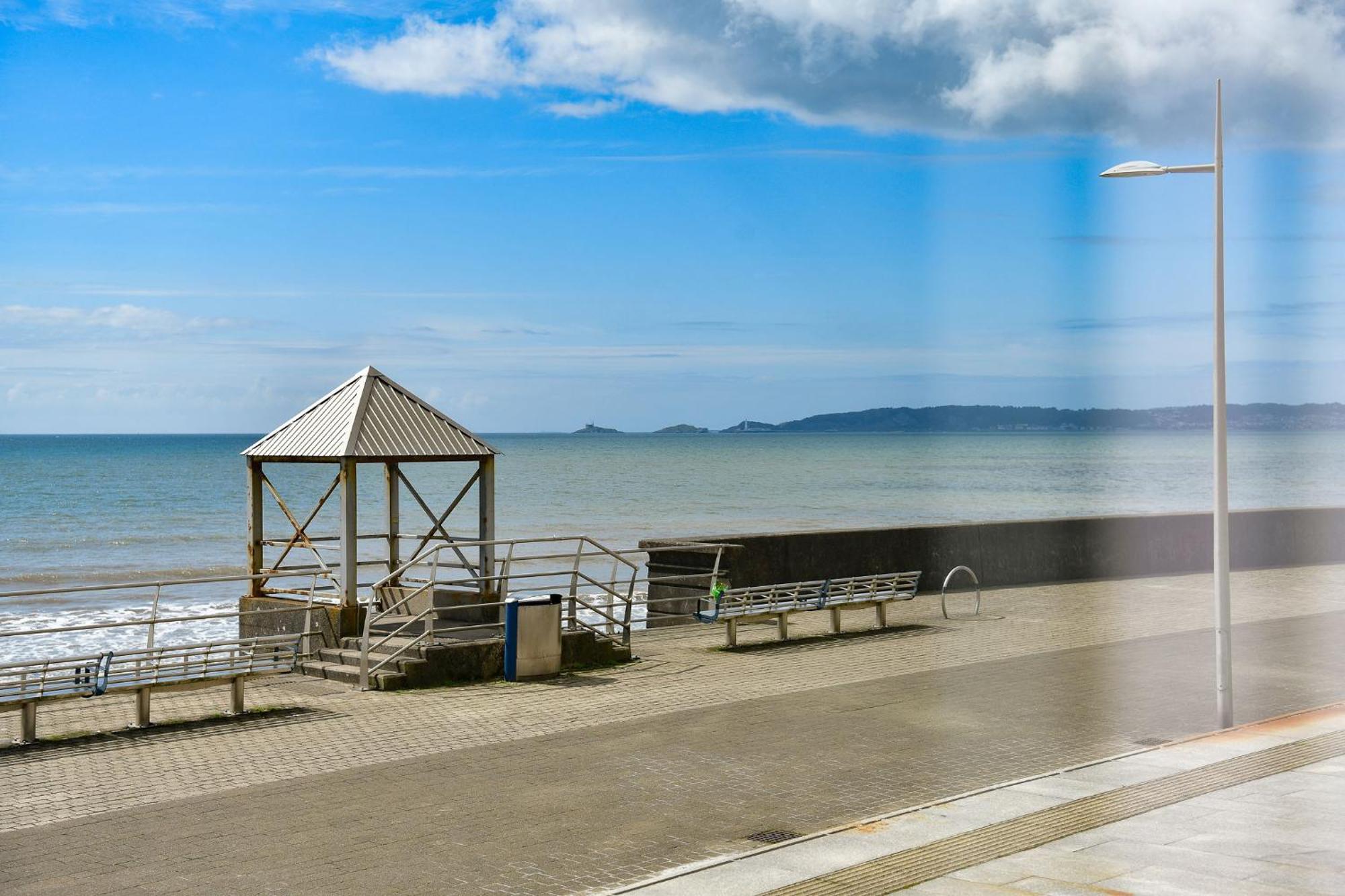 Just Wales - Meridian Bay Beachfront With Private Secure Parking * Суонси